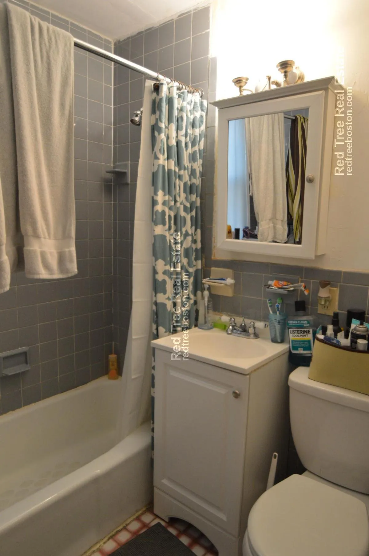 3 bed, 1 bath apartment for rent at 30 Brackett St Unit 1, Oak Square — photo 4 of 11
