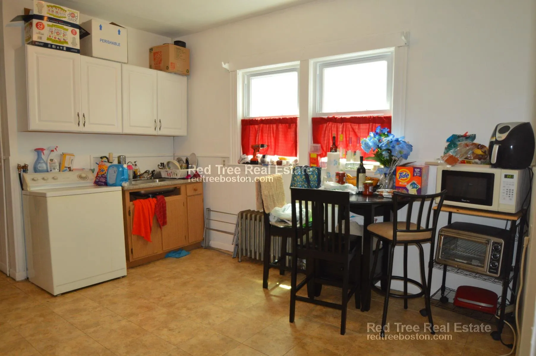 3 bed, 1 bath apartment for rent at 30 Brackett St Unit 1, Oak Square — photo 6 of 11
