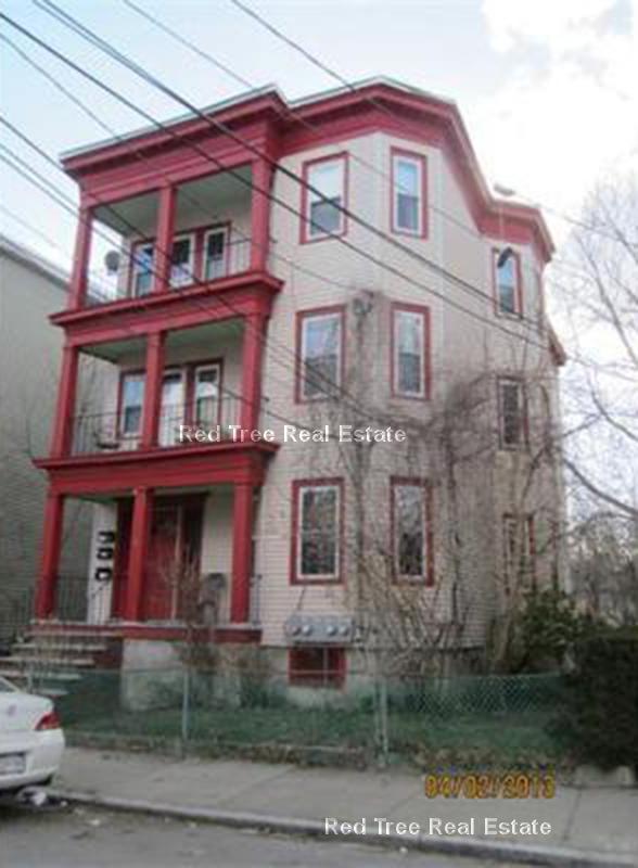 4 bed, 1 bath apartment for rent at 30 Brackett St Unit 2, Brighton — photo 2 of 2