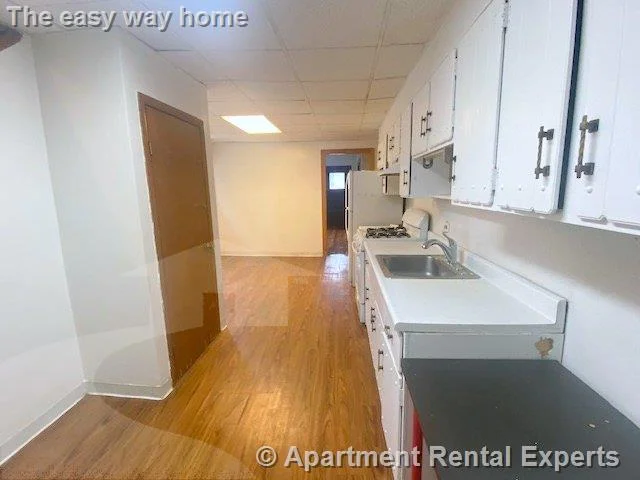 4 bed, 1 bath apartment for rent at 30 Burnside Ave, Porter Square — photo 2 of 21