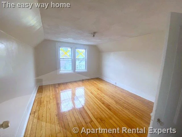4 bed, 1 bath apartment for rent at 30 Burnside Ave, Porter Square — photo 18 of 21