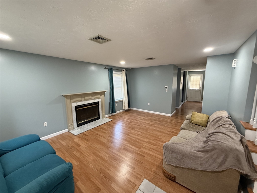 2 bed, 2 bath apartment for rent at 30 Cadogan Way Unit 30, Nashua — photo 4 of 15