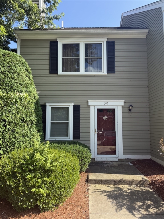 2 bed, 2 bath apartment for rent at 30 Cadogan Way Unit 30, Nashua — photo 1 of 15