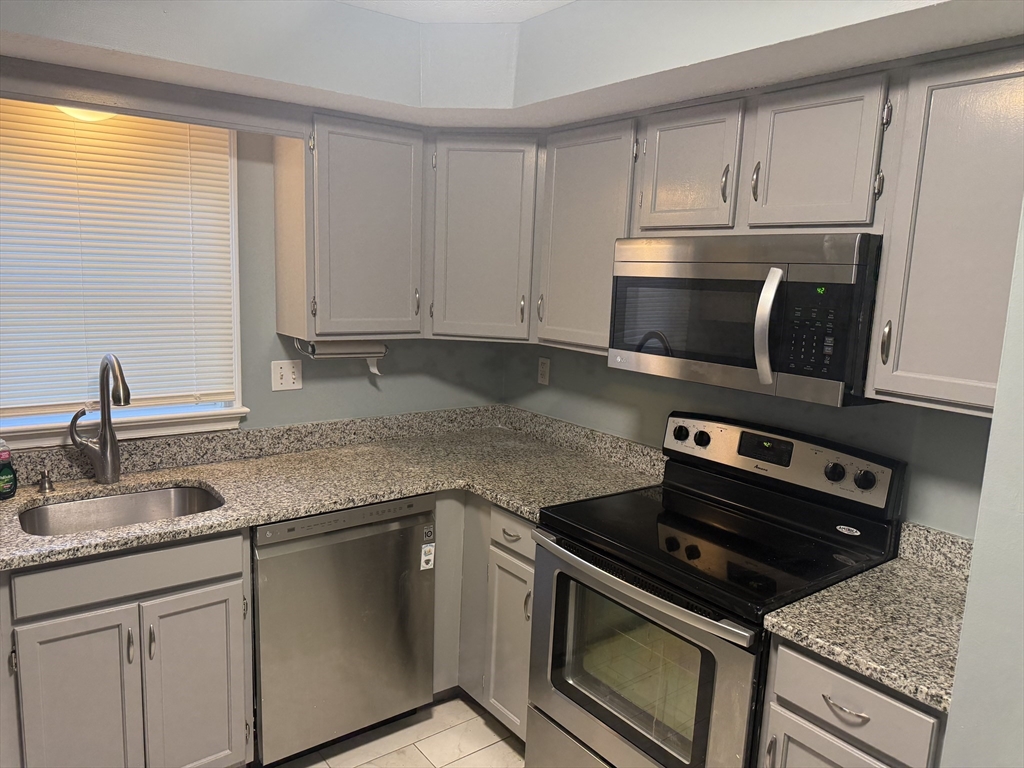 2 bed, 2 bath apartment for rent at 30 Cadogan Way Unit 30, Nashua — photo 5 of 15