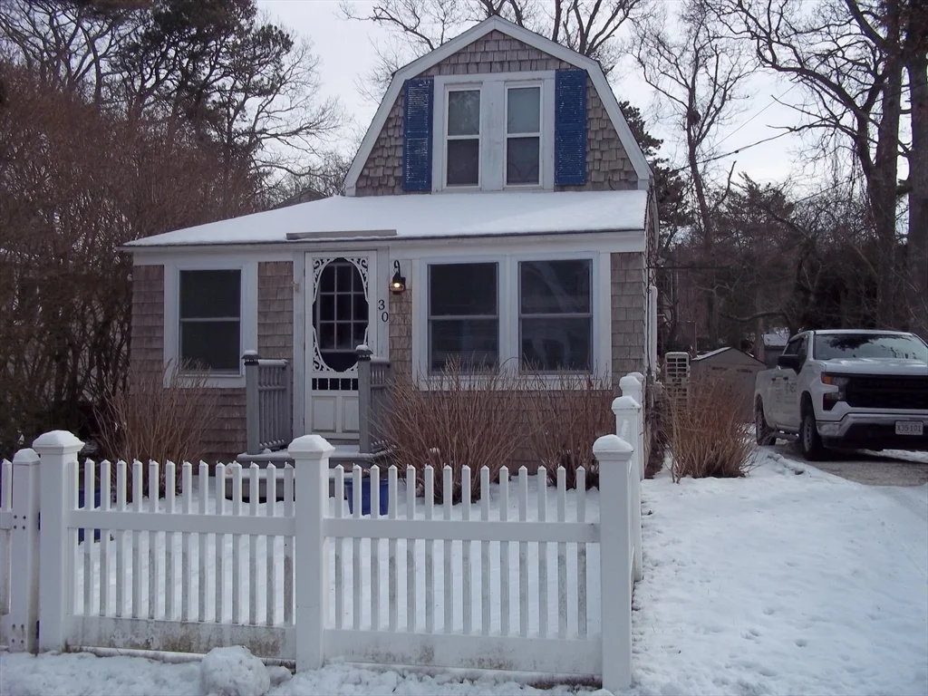 2 bed, 1 bath apartment for rent at 30 Cape Cod Ave Unit 1, Plymouth — photo 1 of 2
