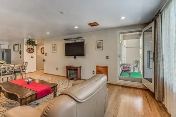 2 bed, 2 bath apartment for rent at 30 Chelsea St Unit 305, Everett — photo 13 of 30