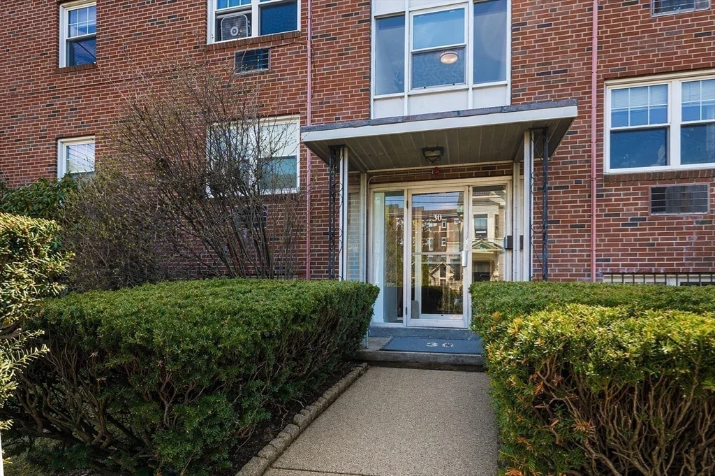 1 bed, 1 bath apartment for rent at 30 Chester Unit 13, Davis Square — photo 11 of 13