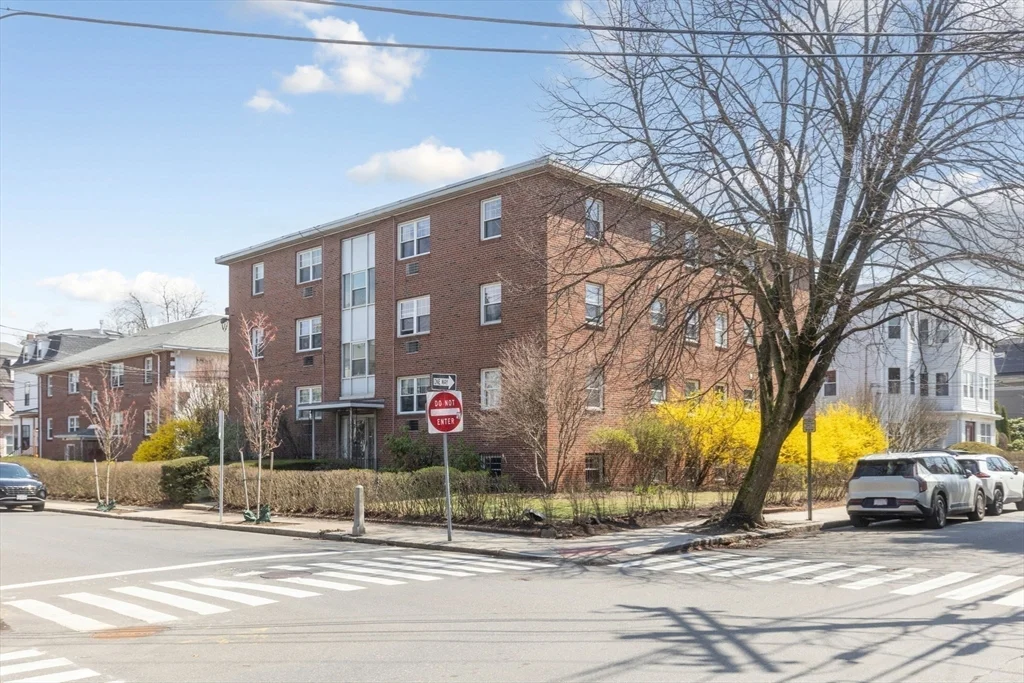 1 bed, 1 bath apartment for rent at 30 Chester Unit 13, Davis Square — photo 9 of 13