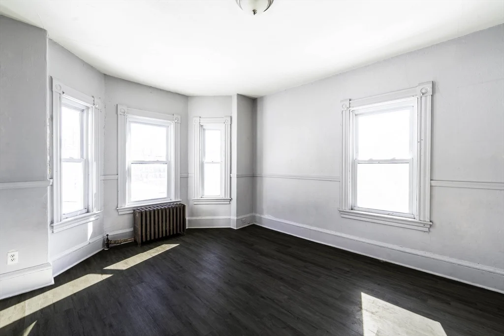 3 bed, 1 bath apartment for rent at 30 Chestnut St Unit 2, Fitchburg — photo 17 of 19