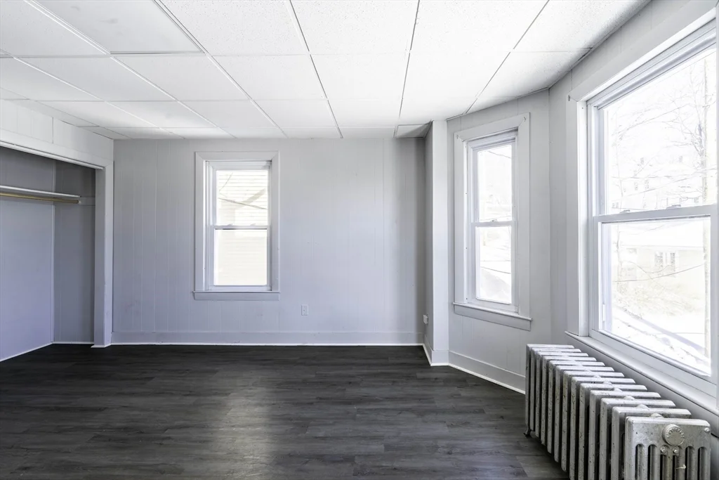 3 bed, 1 bath apartment for rent at 30 Chestnut St Unit 2, Fitchburg — photo 11 of 19