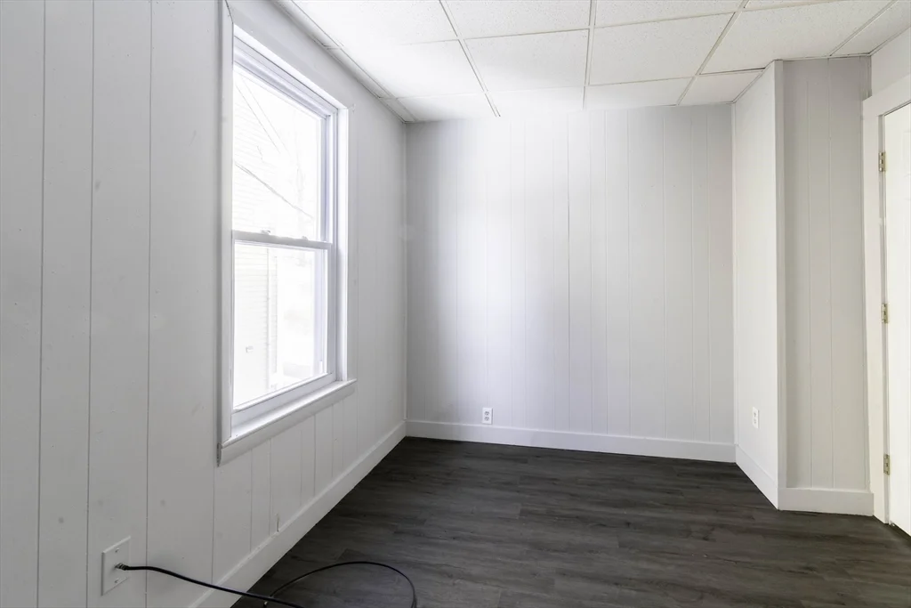3 bed, 1 bath apartment for rent at 30 Chestnut St Unit 2, Fitchburg — photo 13 of 19