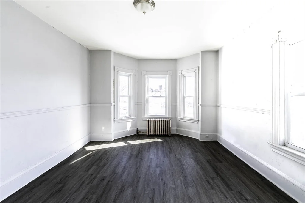 3 bed, 1 bath apartment for rent at 30 Chestnut St Unit 2, Fitchburg — photo 6 of 19