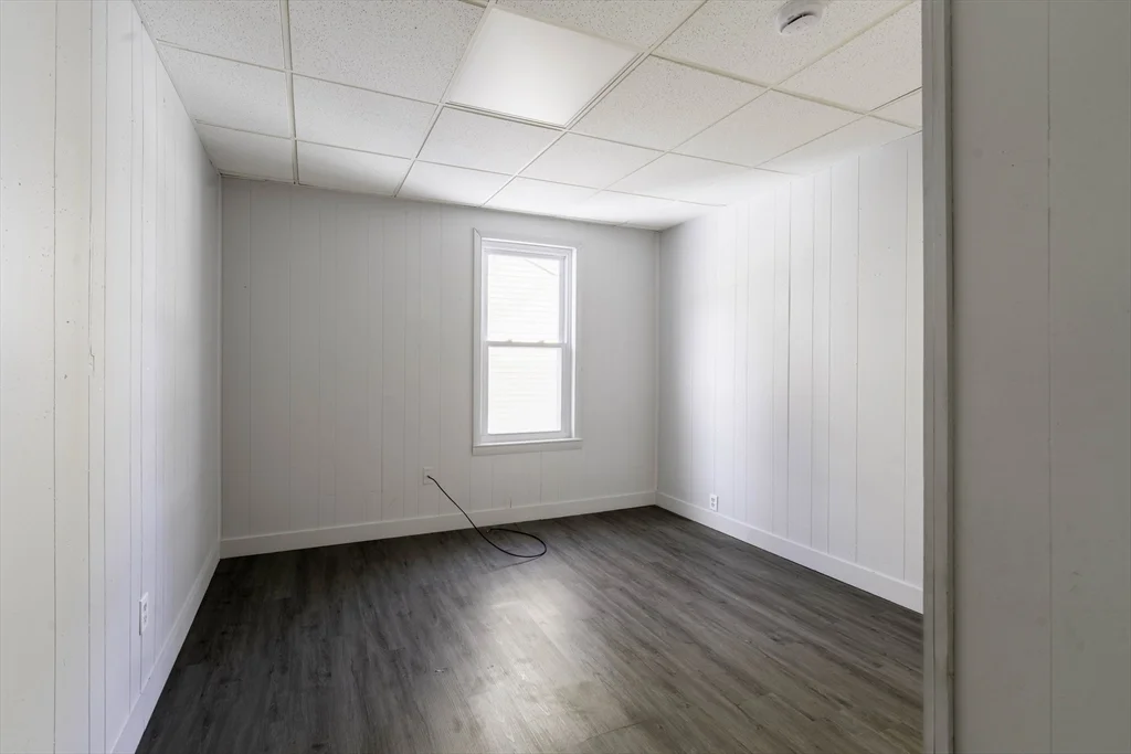 3 bed, 1 bath apartment for rent at 30 Chestnut St Unit 2, Fitchburg — photo 12 of 19