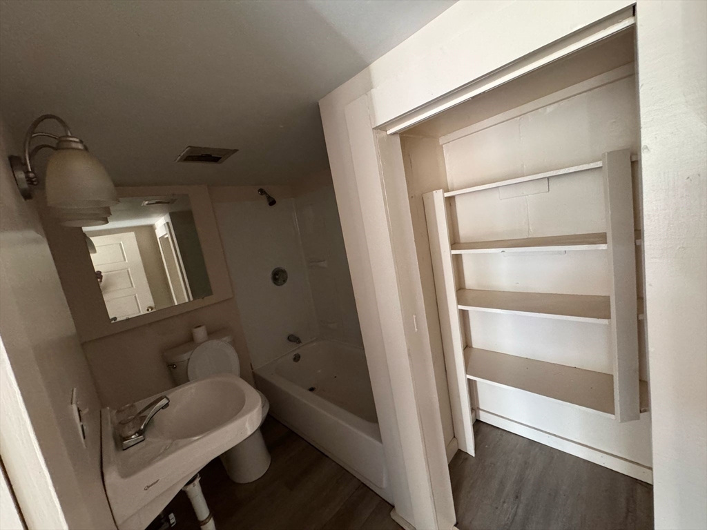 1 bed, 1 bath apartment for rent at 30 Chestnut Unit 1, Fitchburg — photo 4 of 6