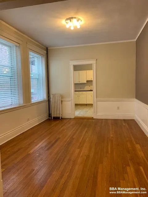 3 bed, 1 bath apartment for rent at 30 Chiswick Rd Unit 4, Brighton — photo 5 of 14