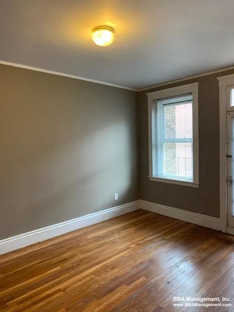3 bed, 1 bath apartment for rent at 30 Chiswick Rd Unit 4, Brighton — photo 7 of 14