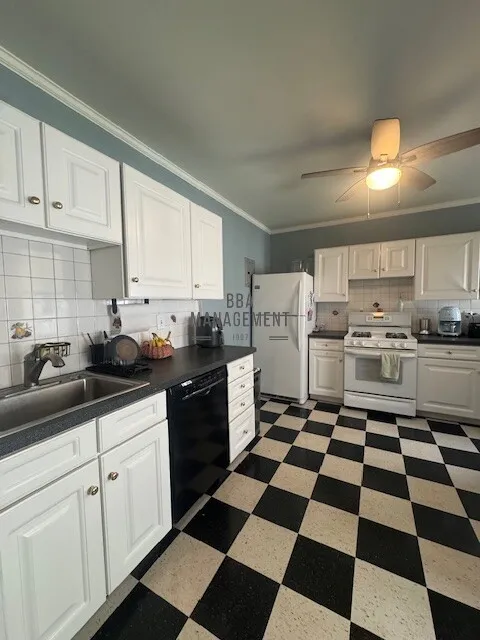 2 bed, 1 bath apartment for rent at 30 Chiswick Rd Unit 5, Brighton — photo 9 of 12