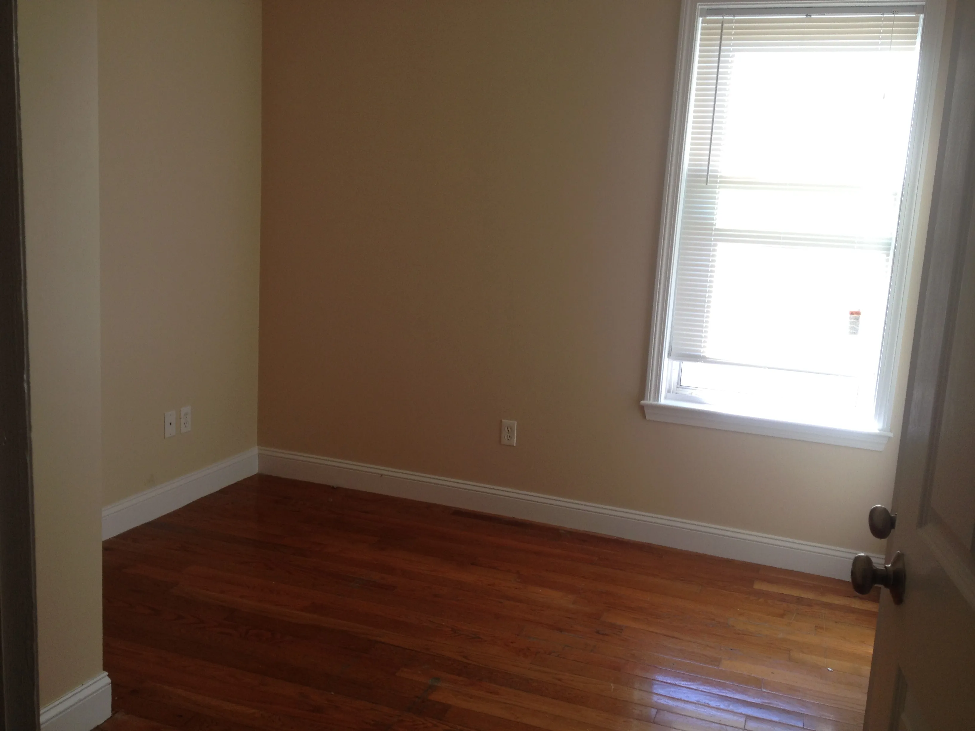 4 bed, 1.5 bath apartment for rent at 30 Circuit St Unit 3, Roxbury — photo 4 of 16