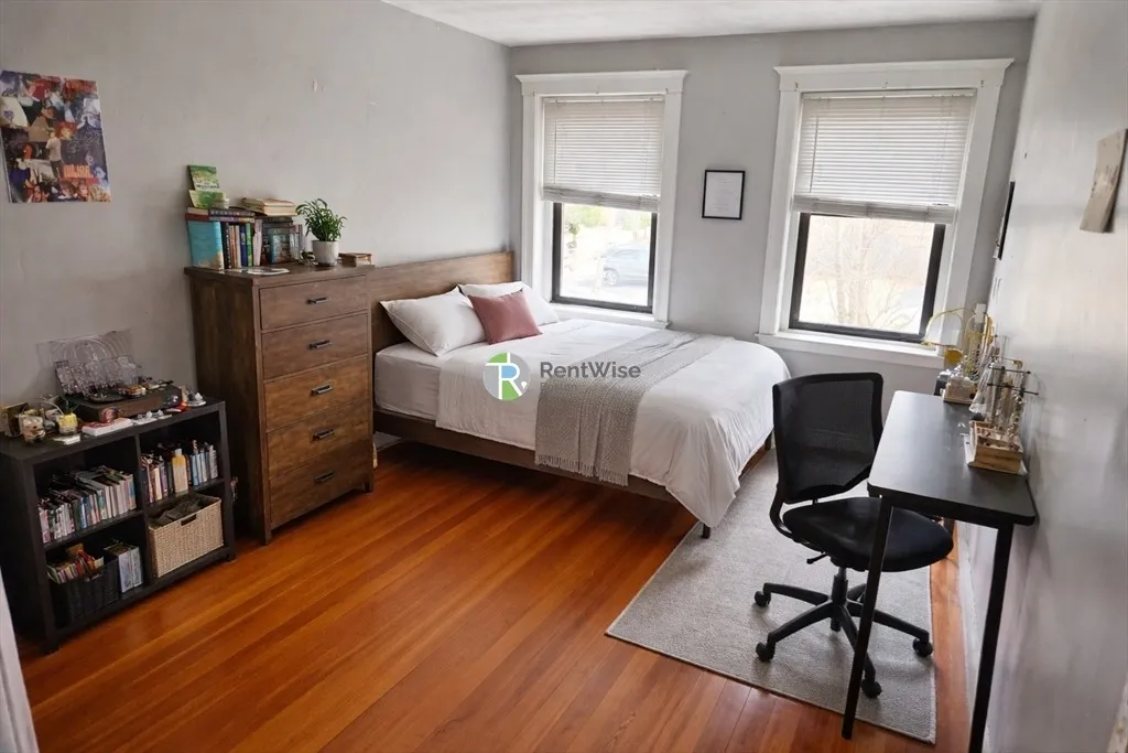 4 bed, 1 bath apartment for rent at 30 Claflin Path Unit 3, Aspinwall Hill — photo 16 of 19