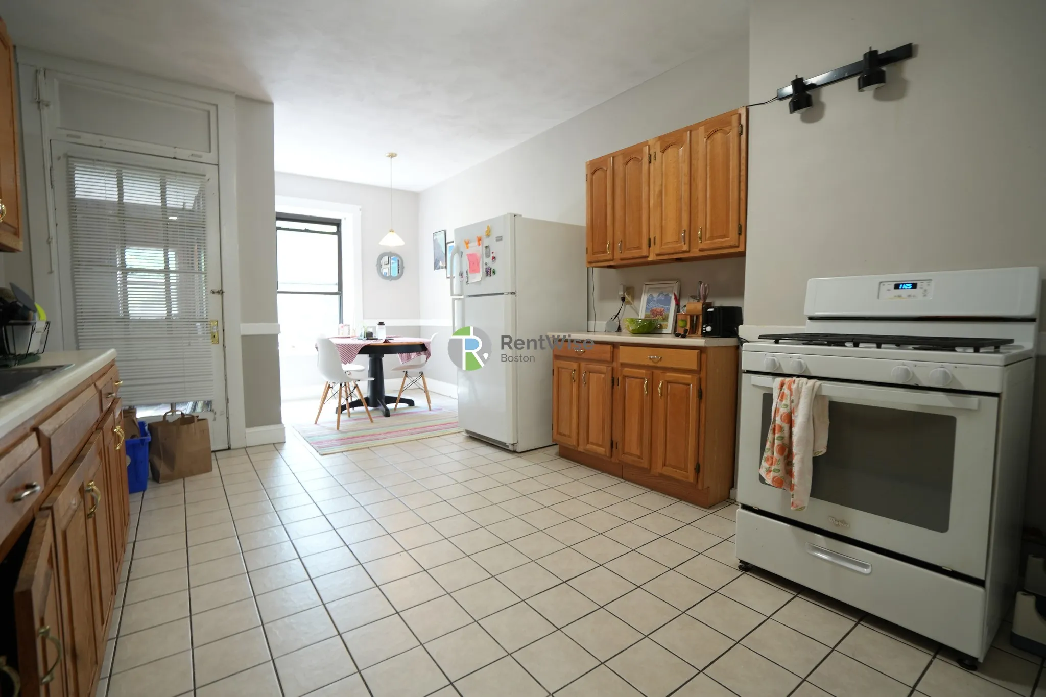4 bed, 1 bath apartment for rent at 30 Claflin Path Unit 3, Aspinwall Hill — photo 8 of 19