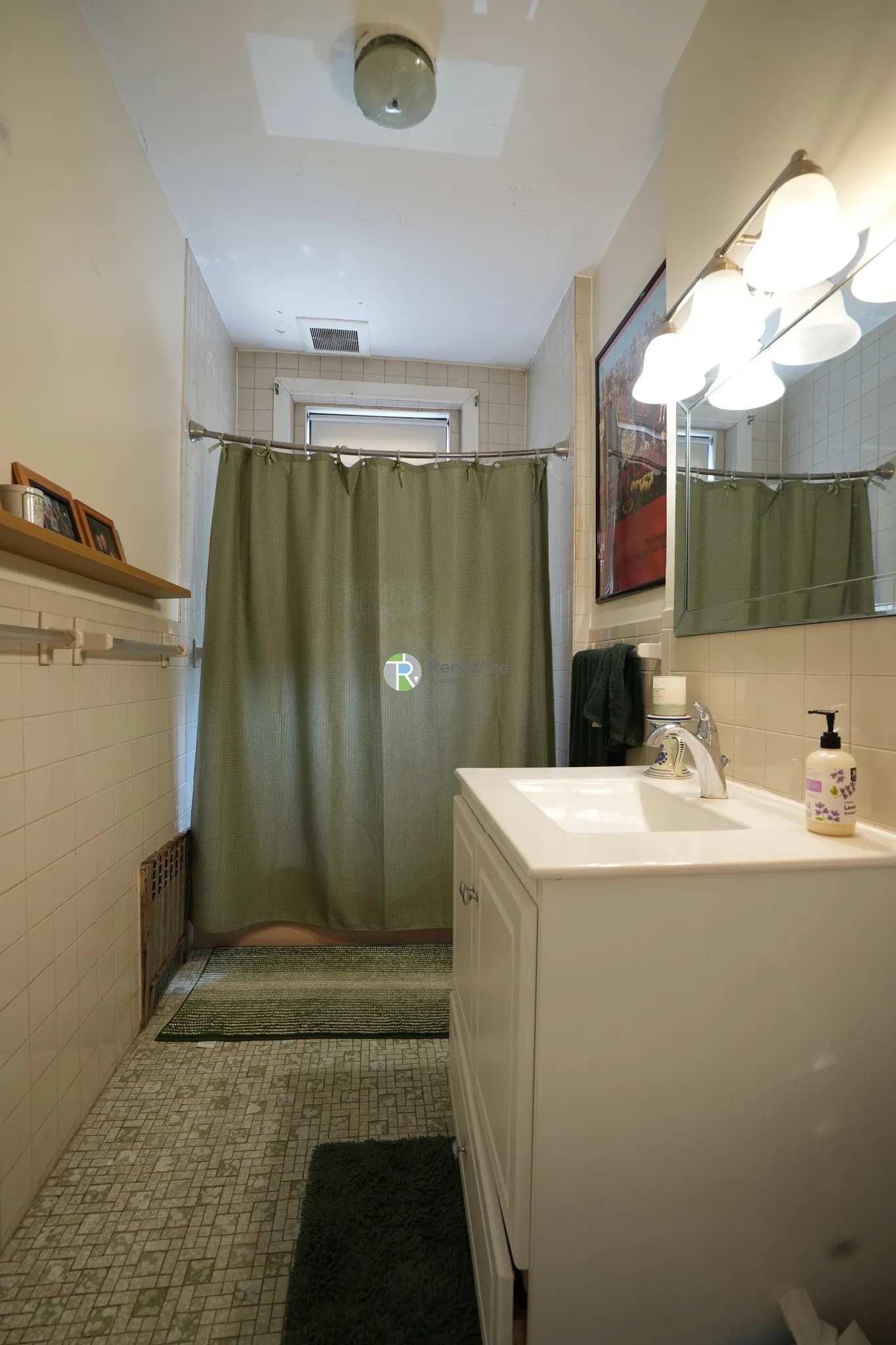 4 bed, 1 bath apartment for rent at 30 Claflin Path Unit 3, Aspinwall Hill — photo 12 of 19