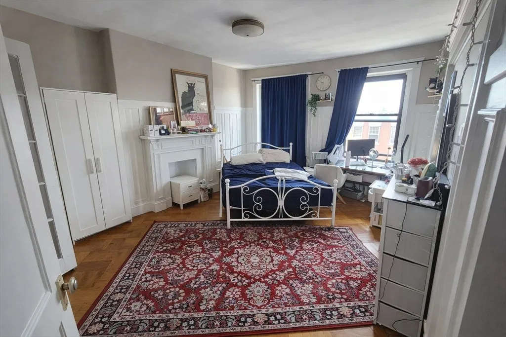 4 bed, 1 bath apartment for rent at 30 Claflin Rd Unit 2, Aspinwall Hill — photo 5 of 10