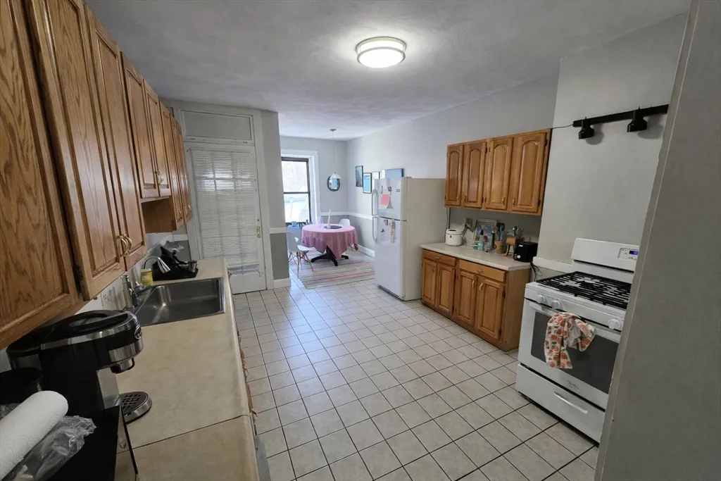 4 bed, 1 bath apartment for rent at 30 Claflin Rd Unit 2, Aspinwall Hill — photo 9 of 10