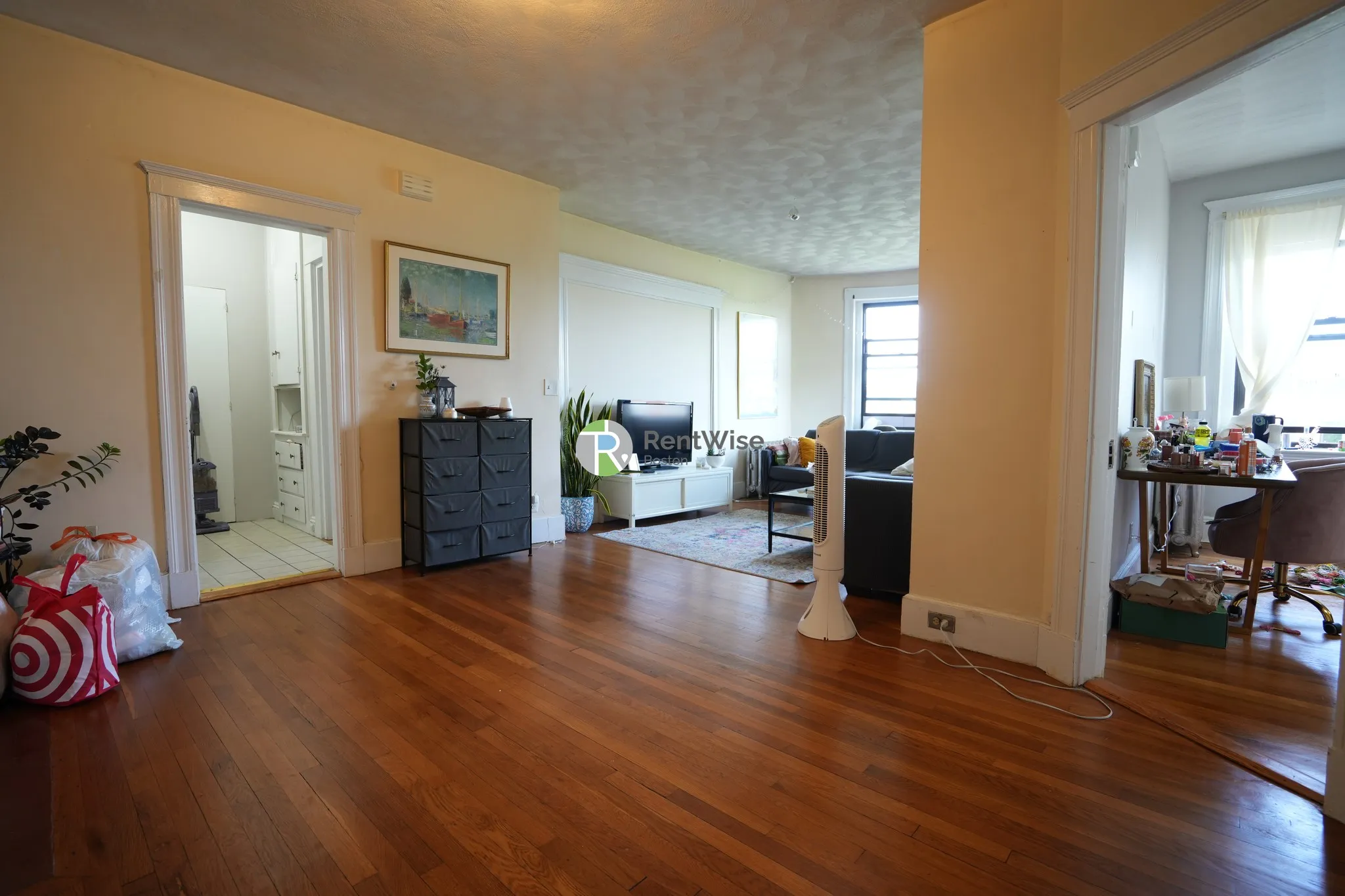 4 bed, 1 bath apartment for rent at 30 Claflin Rd Unit 3, Aspinwall Hill — photo 2 of 19