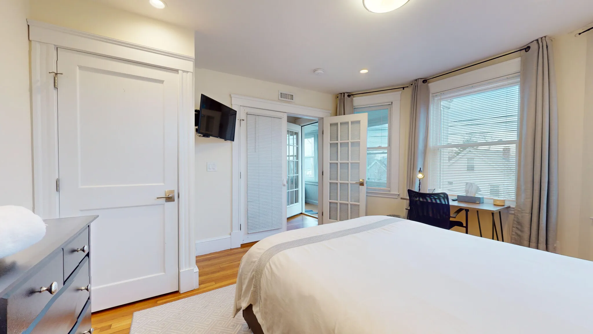 4 bed, 2 bath apartment for rent at 30 Clay St Unit 3, North Cambridge — photo 12 of 16