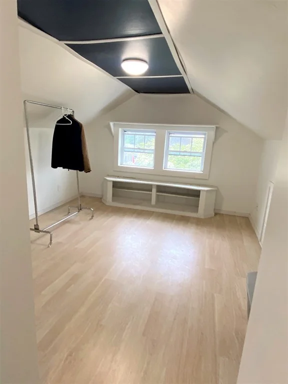 3 bed, 1 bath apartment for rent at 30 Cliff Ave Unit 1, Swansea — photo 16 of 17