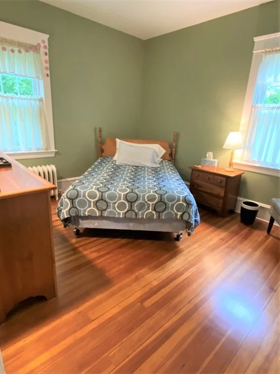 3 bed, 1 bath apartment for rent at 30 Cliff Ave Unit 1, Swansea — photo 6 of 17