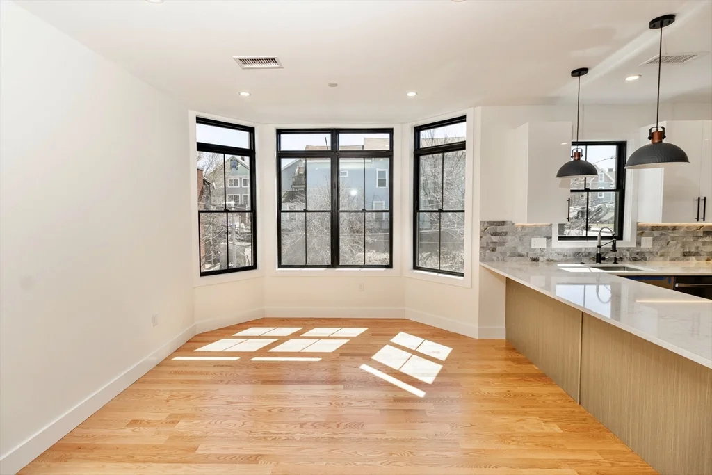 2 bed, 2 bath apartment for rent at 30 Clifton St Unit 30B, Roxbury — photo 5 of 25