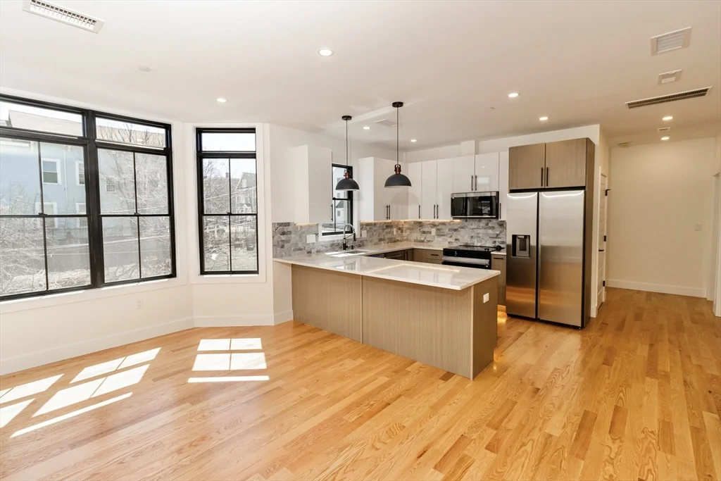 2 bed, 2 bath apartment for rent at 30 Clifton St Unit 30B, Roxbury — photo 2 of 25