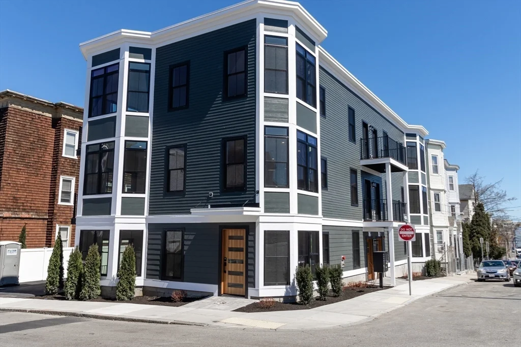 2 bed, 2 bath apartment for rent at 30 Clifton St Unit 30B, Roxbury