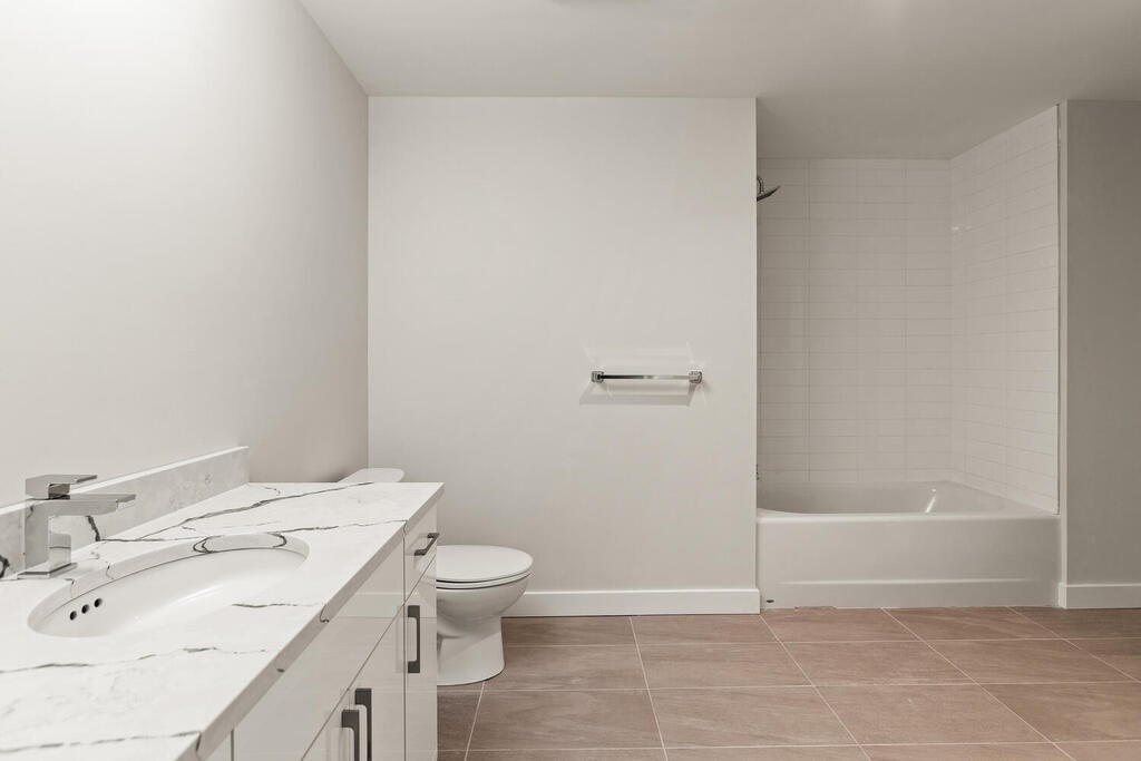 1 bed, 1 bath apartment for rent at 30 Collins Ave Unit 000, Saugus — photo 32 of 35