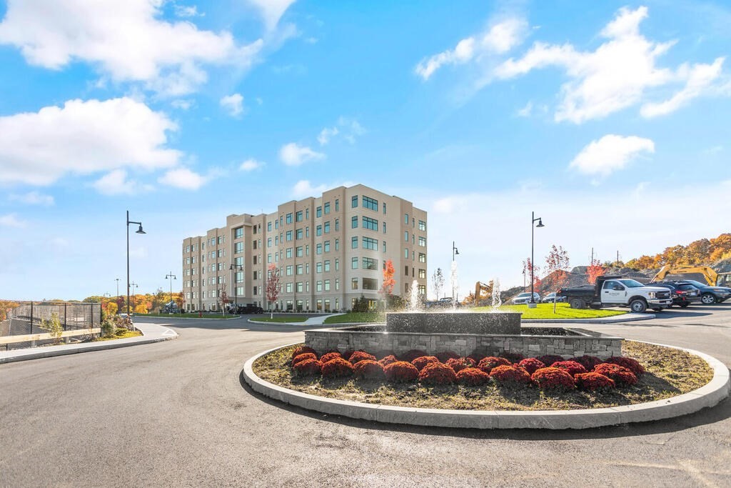 1 bed, 1 bath apartment for rent at 30 Collins Ave Unit 000, Saugus — photo 1 of 35