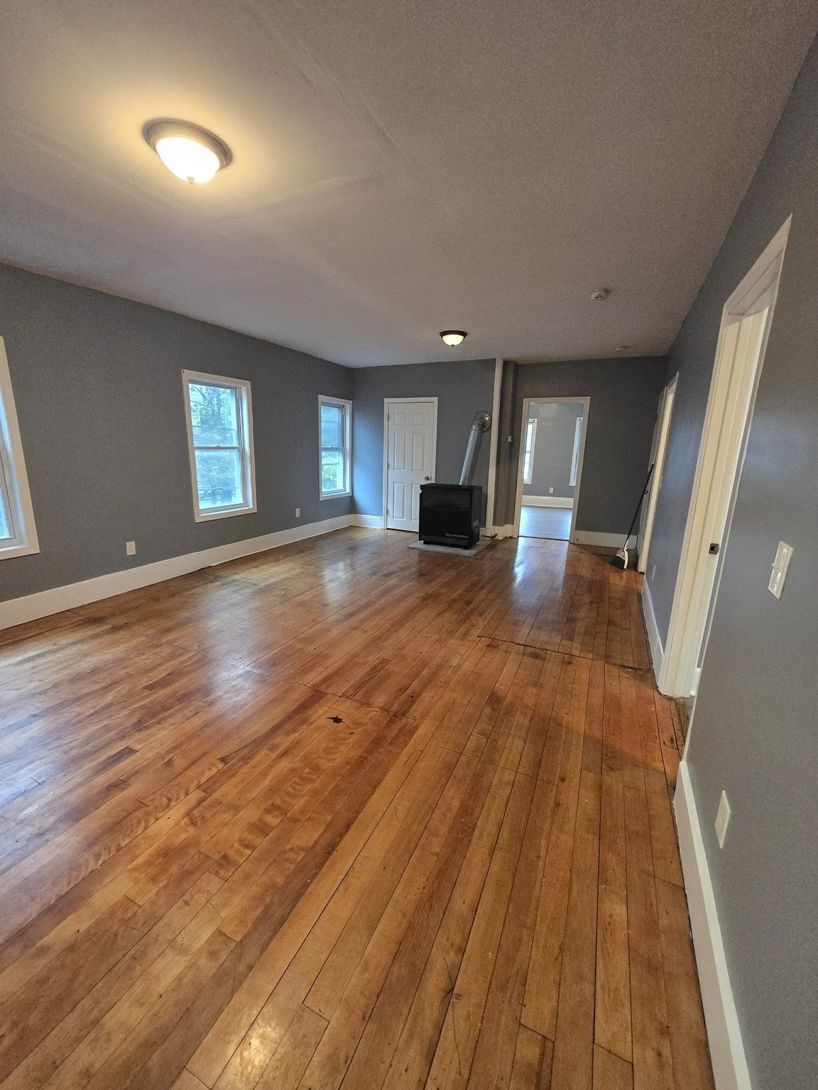 3 bed, 1 bath apartment for rent at 30 Columbia St Unit 2, Worcester — photo 8 of 21