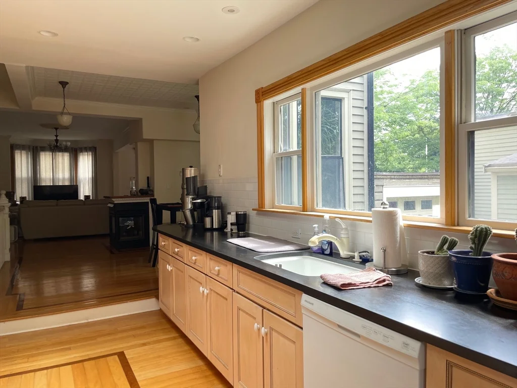 3 bed, 3 bath apartment for rent at 30 Cottage St Unit 30, Central Square — photo 4 of 14