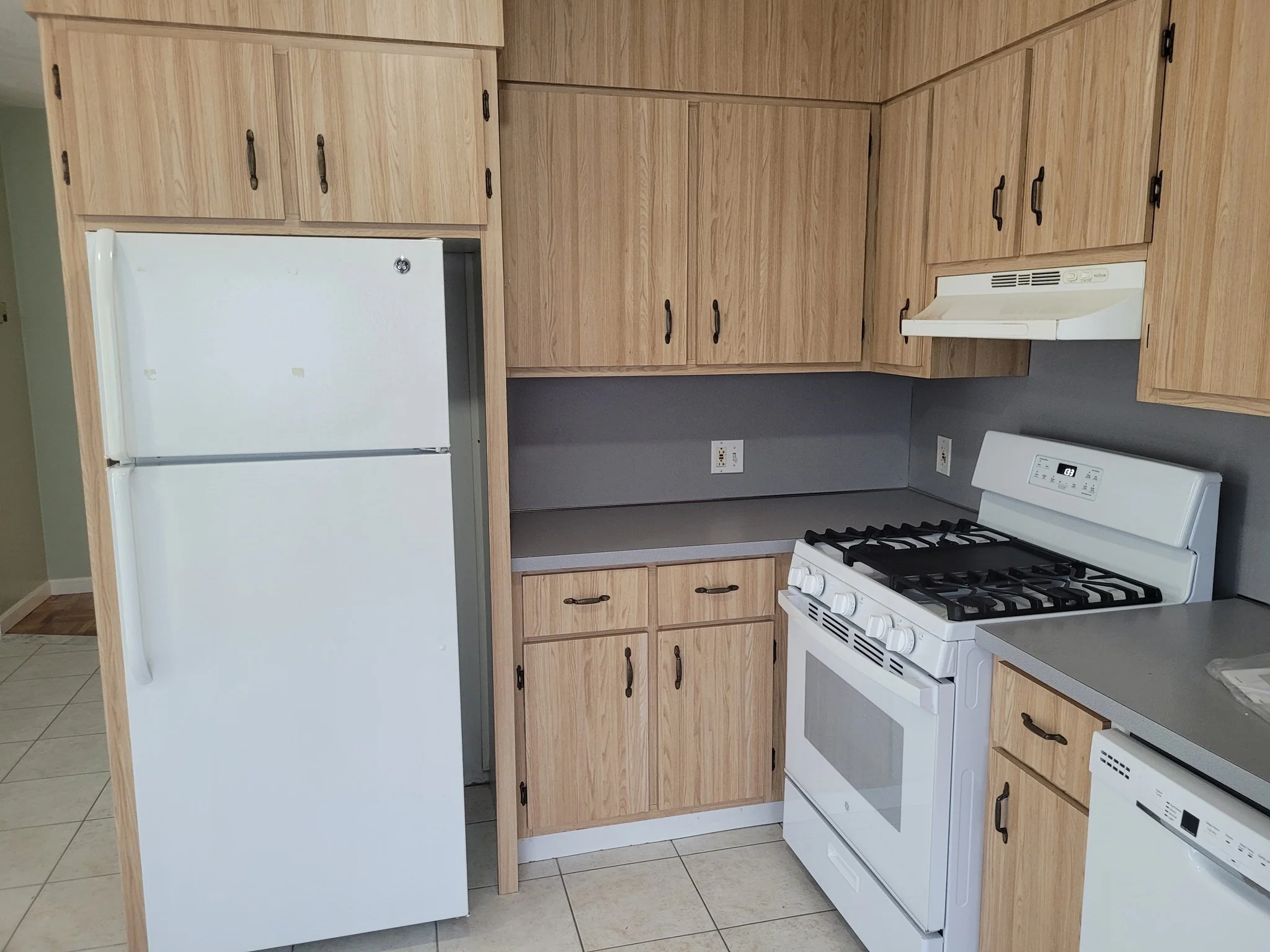 2 bed, 1 bath apartment for rent at 30 Courtland St Unit 2, Everett — photo 3 of 10