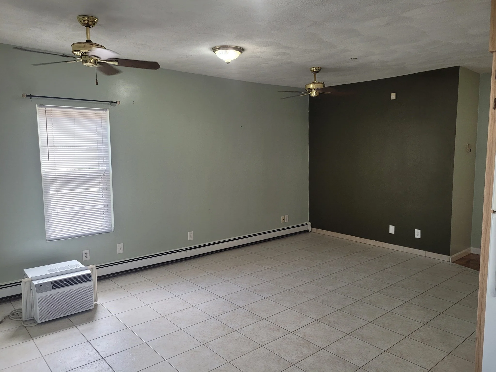 2 bed, 1 bath apartment for rent at 30 Courtland St Unit 2, Everett — photo 2 of 10