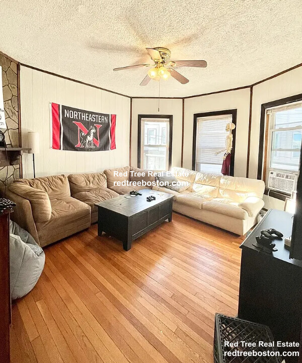 4 bed, 1 bath apartment for rent at 30 Darling St Unit 2, Mission Hill — photo 3 of 10
