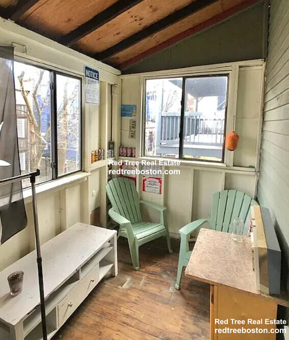 4 bed, 1 bath apartment for rent at 30 Darling St Unit 2, Mission Hill — photo 8 of 10