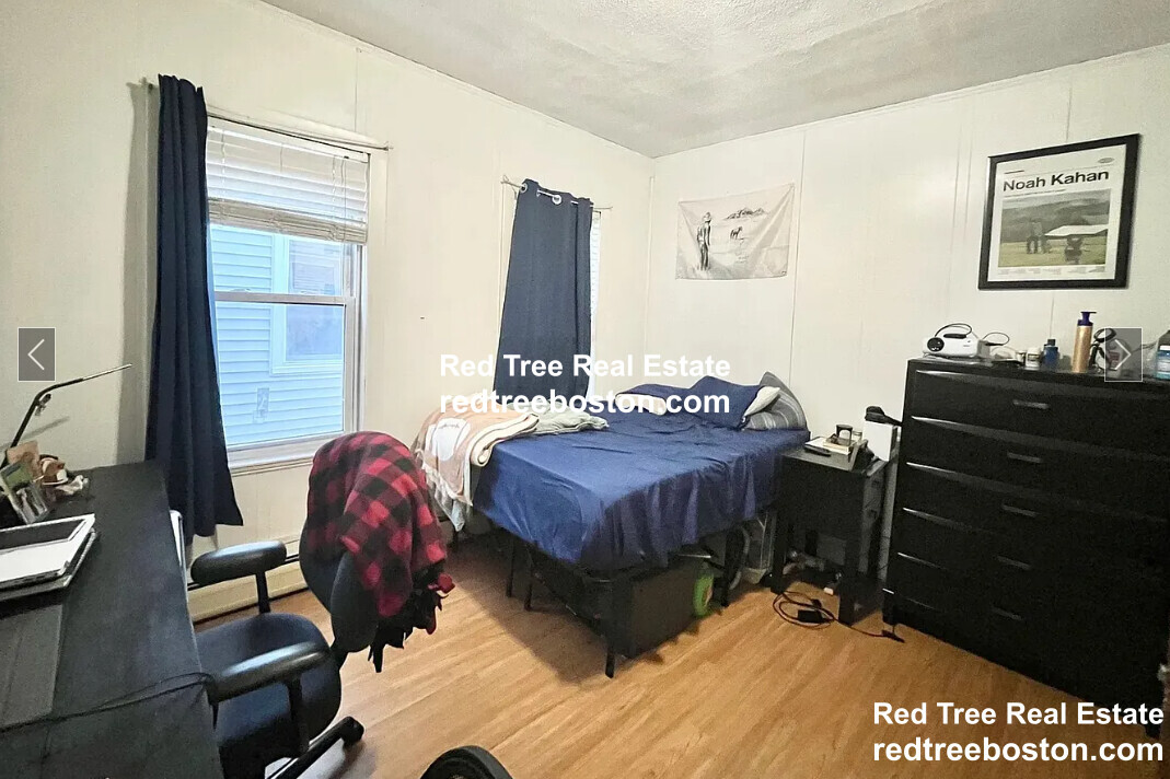 4 bed, 1 bath apartment for rent at 30 Darling St Unit 2, Mission Hill — photo 9 of 10