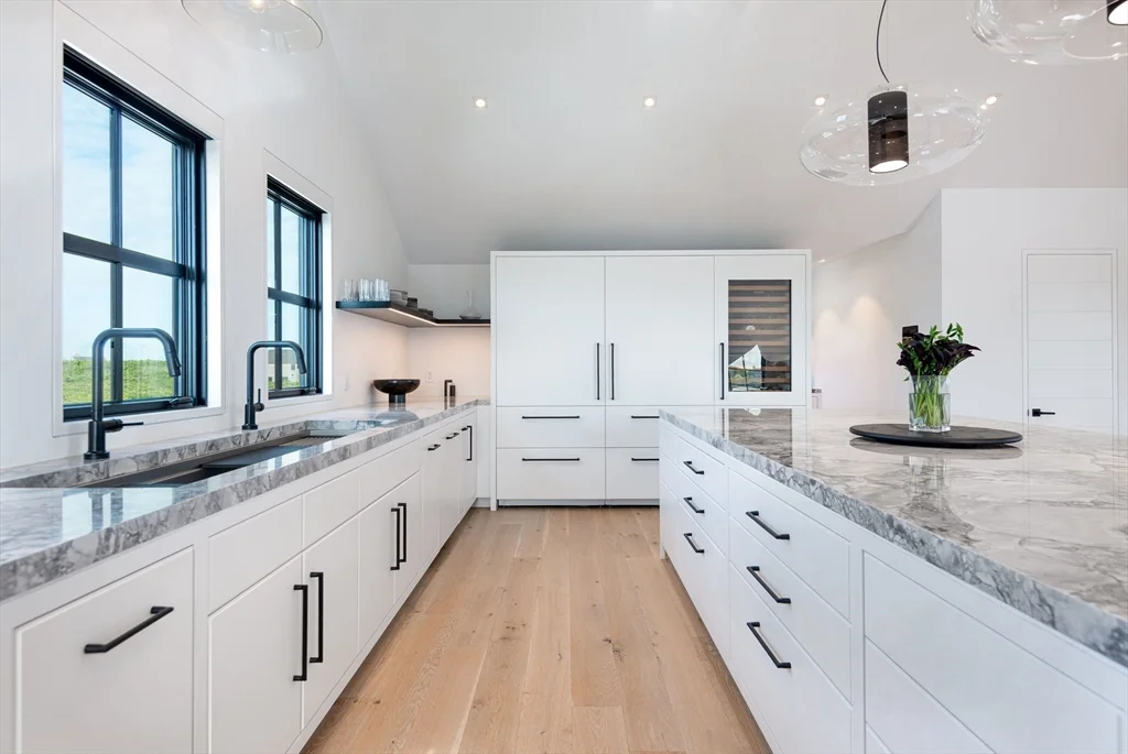 8+ bed, 4+ bath apartment for rent at 30 Devon Street   Big Dip, Nantucket — photo 6 of 42