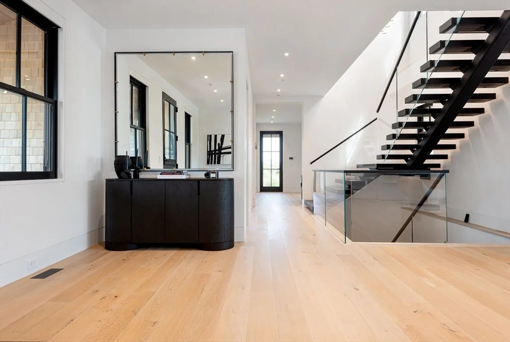 8+ bed, 4+ bath apartment for rent at 30 Devon Street   Big Dip, Nantucket — photo 19 of 42