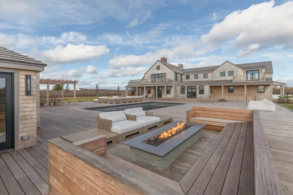 8+ bed, 4+ bath apartment for rent at 30 Devon Street   Big Dip, Nantucket — photo 37 of 42