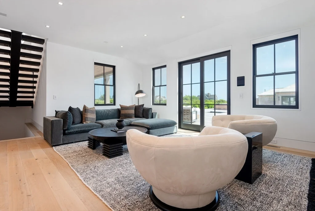 8+ bed, 4+ bath apartment for rent at 30 Devon Street   Big Dip, Nantucket — photo 22 of 42