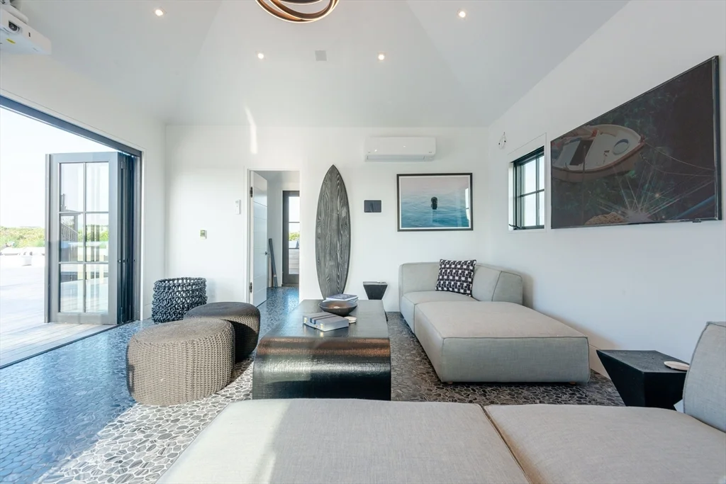 8+ bed, 4+ bath apartment for rent at 30 Devon Street   Big Dip, Nantucket — photo 40 of 42