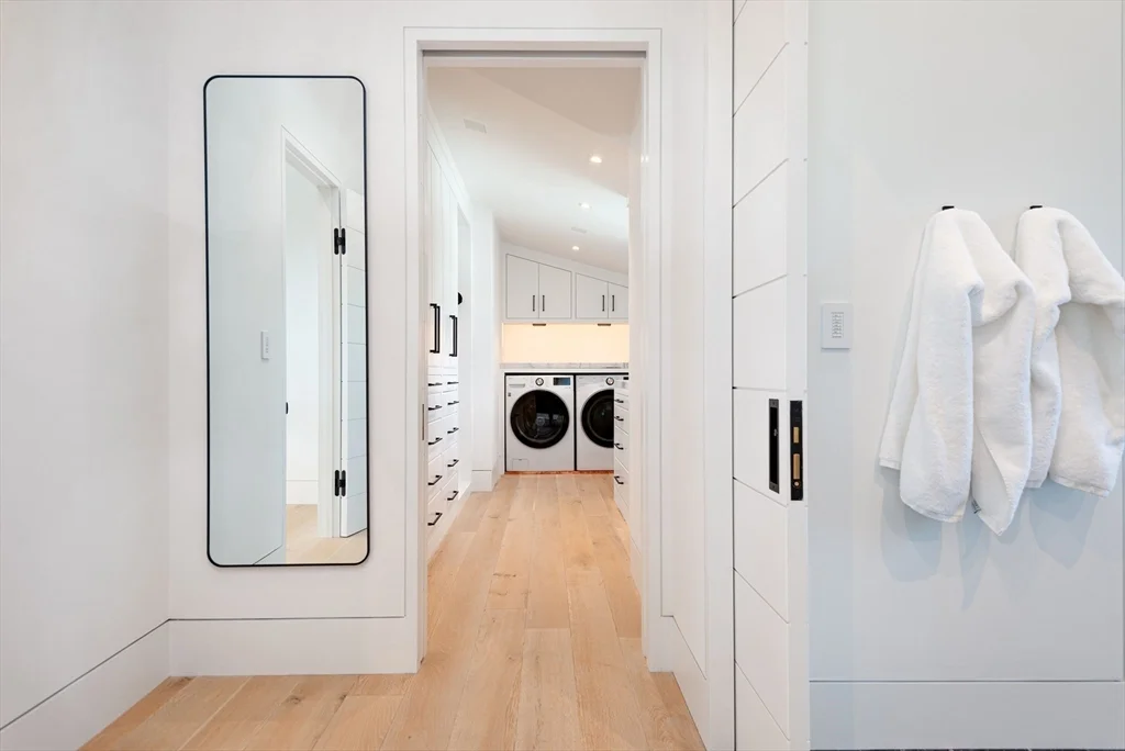 8+ bed, 4+ bath apartment for rent at 30 Devon Street   Big Dip, Nantucket — photo 16 of 42