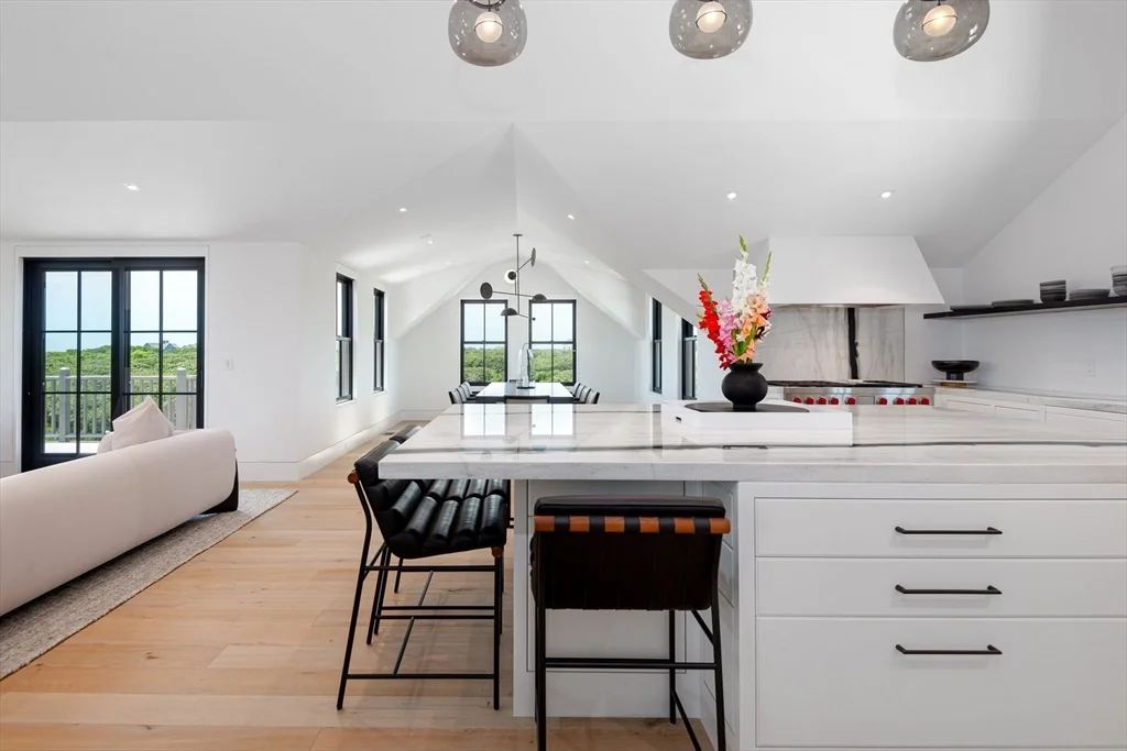 5 bed, 4+ bath apartment for rent at 30 Devon Street   Little Dip, Nantucket — photo 8 of 15